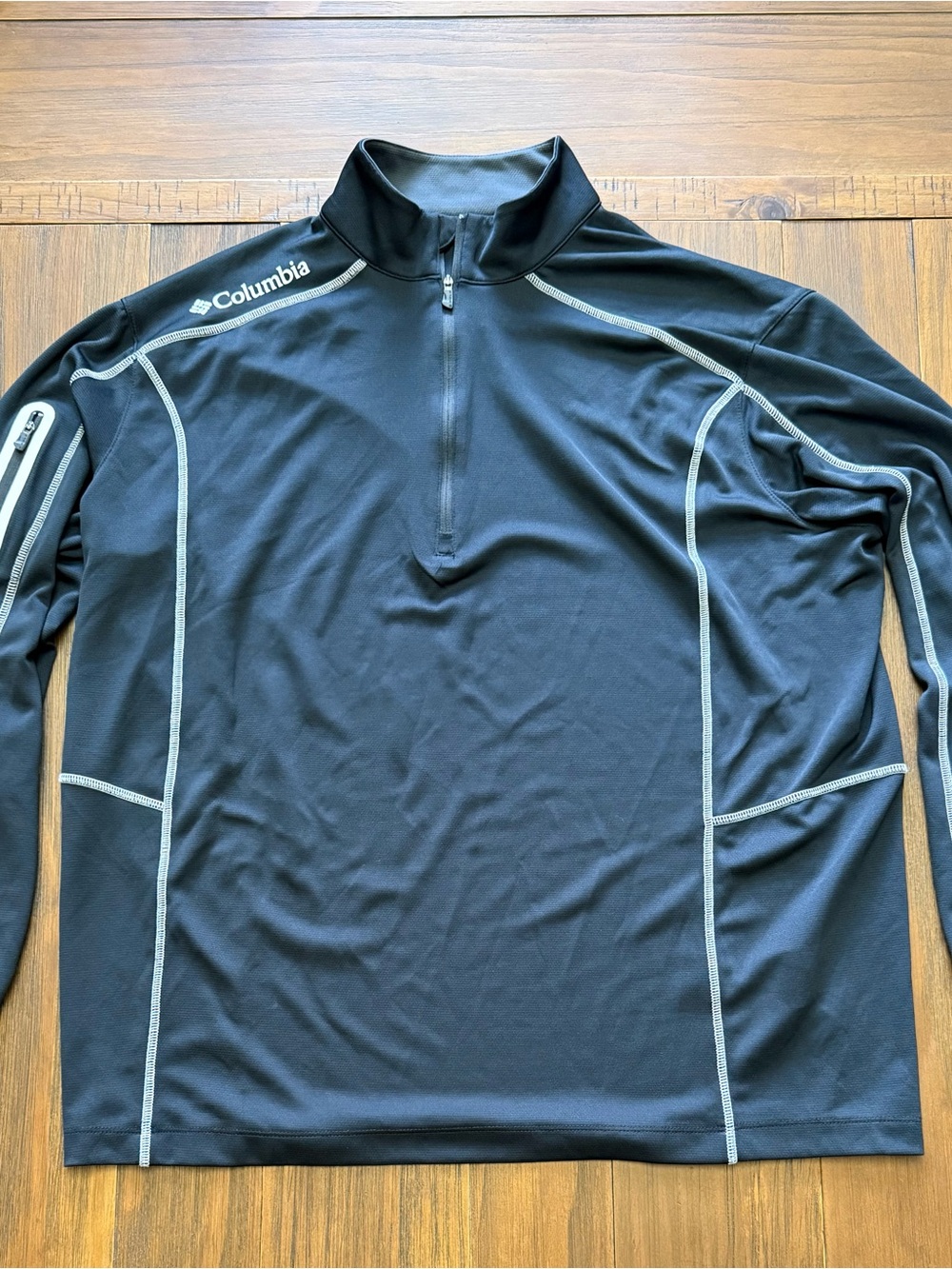 Columbia Black Quarter-Zip Performance Pullover with Gray Contrast Stitching